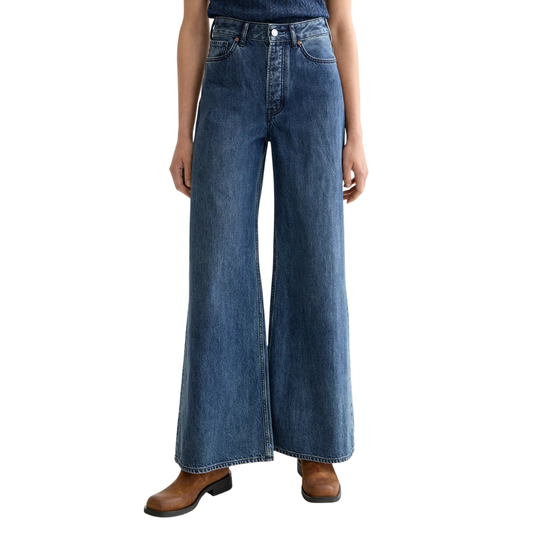 The Wave Wideleg Jeans