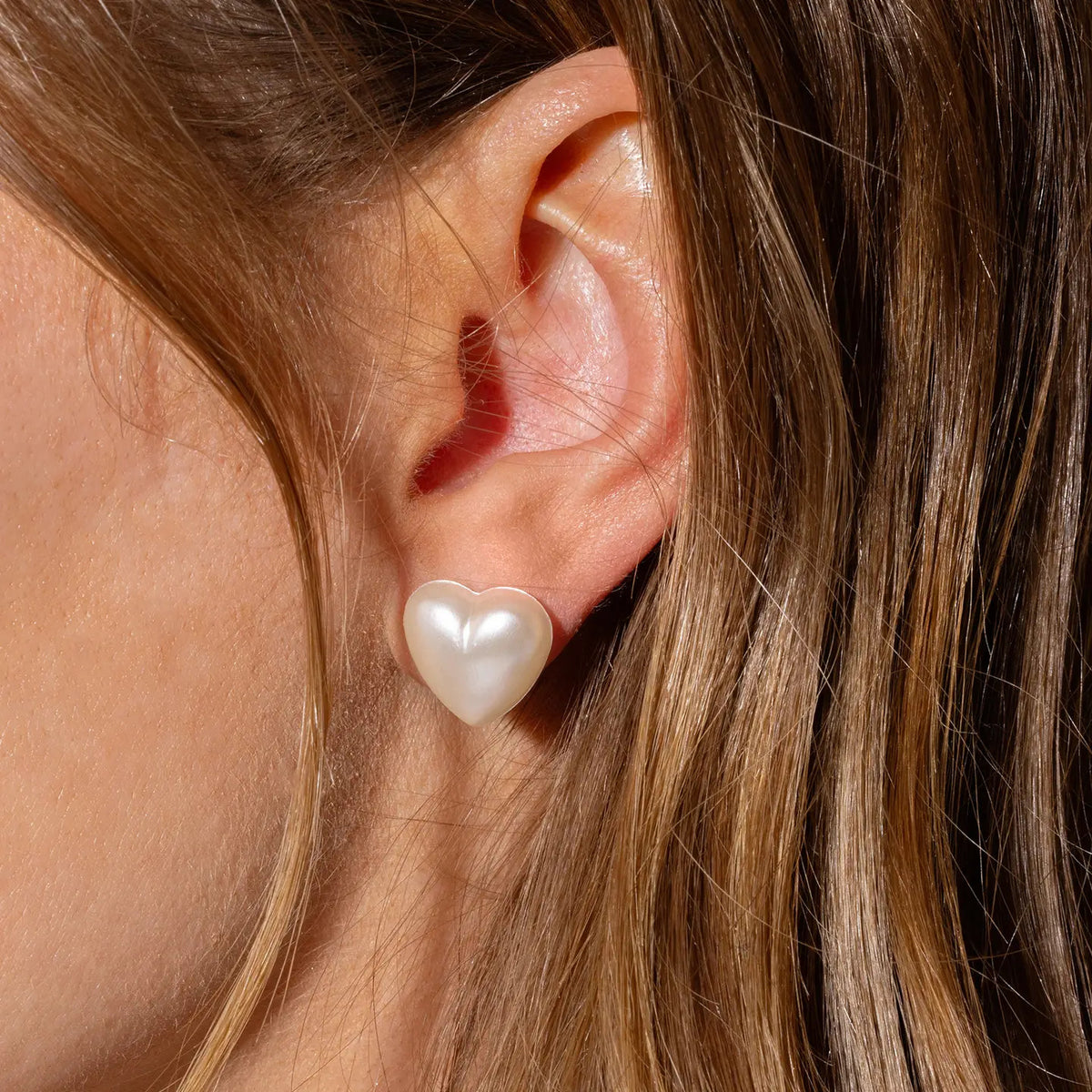 Stud Earrings Pearl Hearts - Meredith